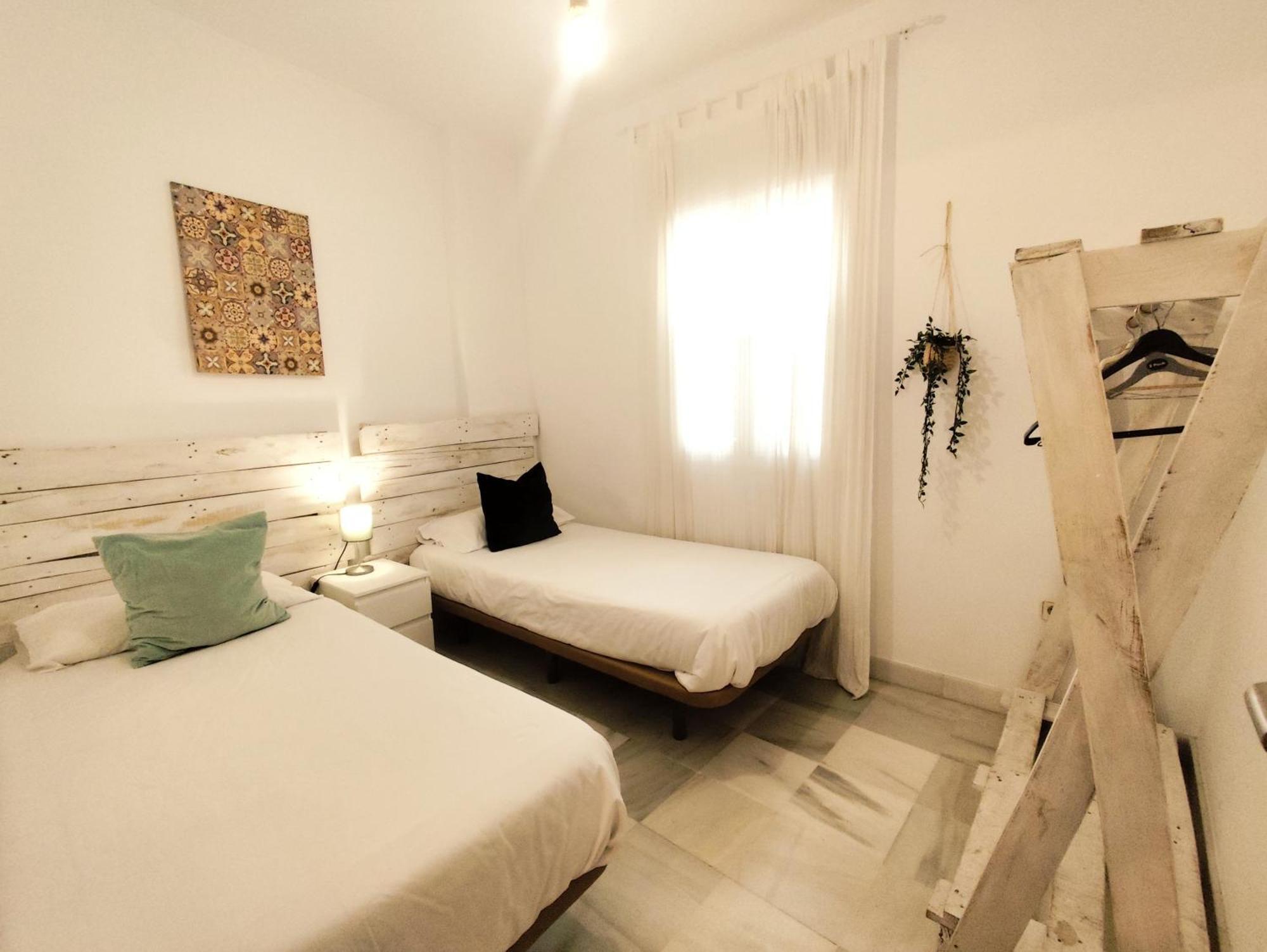 Apartamento San Luis. Plaza De Parking Gratis!!! Севілья Екстер'єр фото